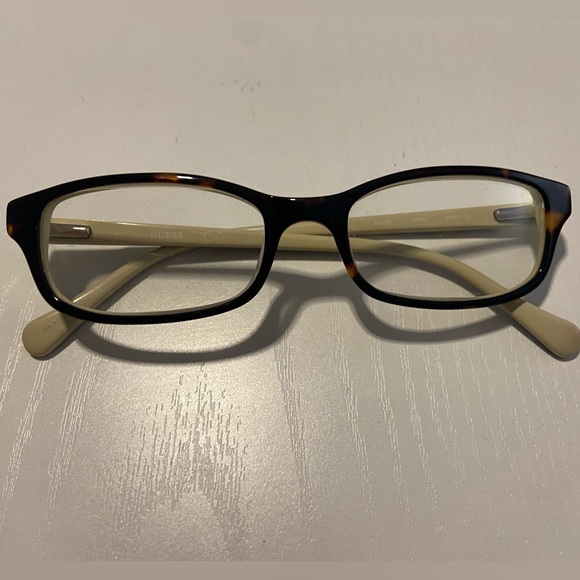 Guess tortoise shell and cream rectangular frames. Adorable. - Picture 1 of 3